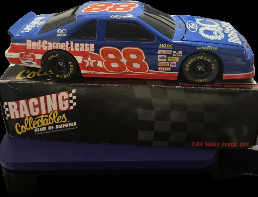 Dale Jarrett #88 Ford Quality Care 1996 Winston Cup Bank 1:24 Ltd Ed